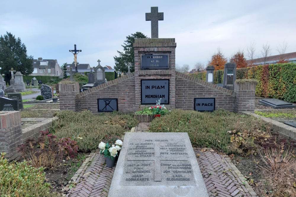 Dutch War Graves Roman Catholic Cemetery Standdaarbuiten