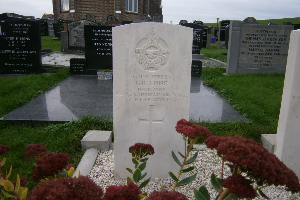 Commonwealth War Graves Protestant Churchyard Wierum #2