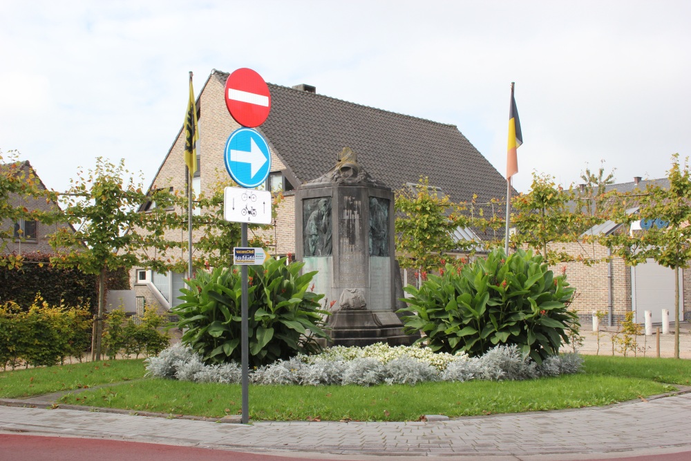 Oorlogsmonument Moorsel #1