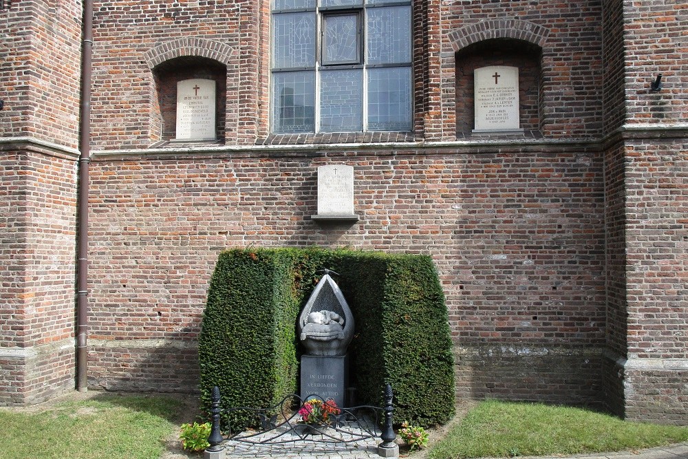 War Memorial Den Dungen