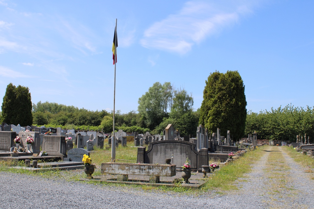 Oorlogsmonument Begraafplaats Boussu-Bois	