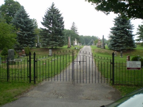 Commonwealth War Grave Mount Brydges Cemetery