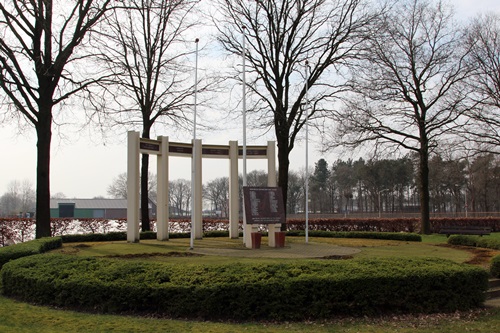 Oorlogsmonument Liessel #1