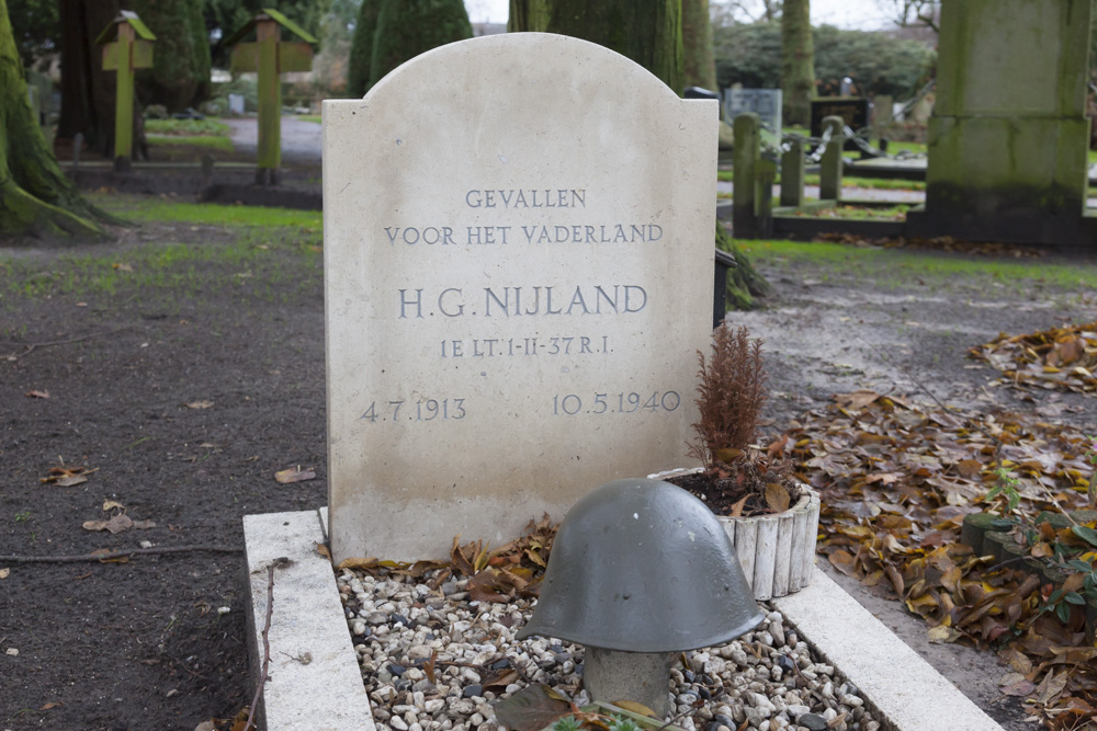 Dutch War Graves General Cemetery Winterswijk #4