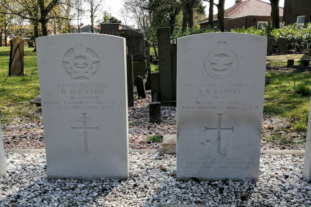 Commonwealth War Graves Protestant Cemetery Middelharnis #4