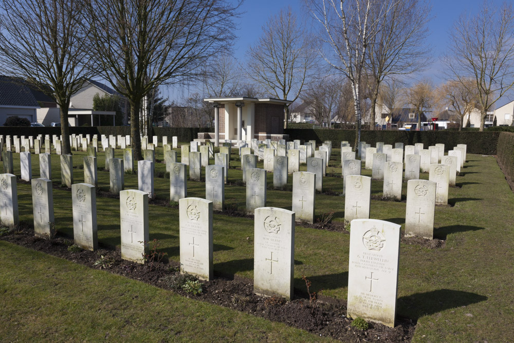 Commonwealth War Cemetery Nederweert #3