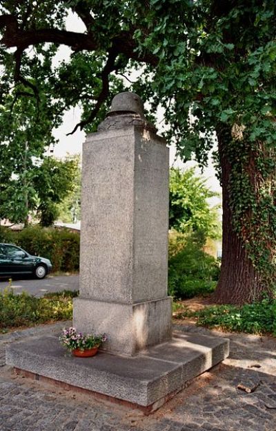 War Memorial Byhleguhre #1