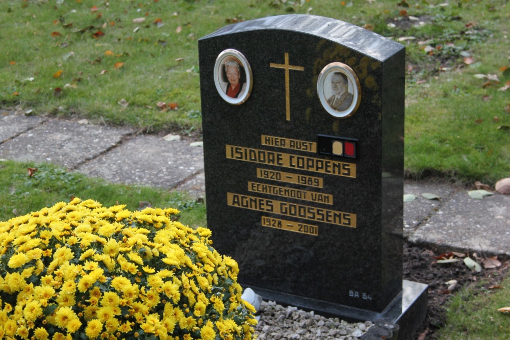 Belgian Graves Veterans Massemen Cemetery