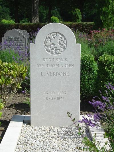 Dutch War Grave New General Cemetery s-Gravendeel