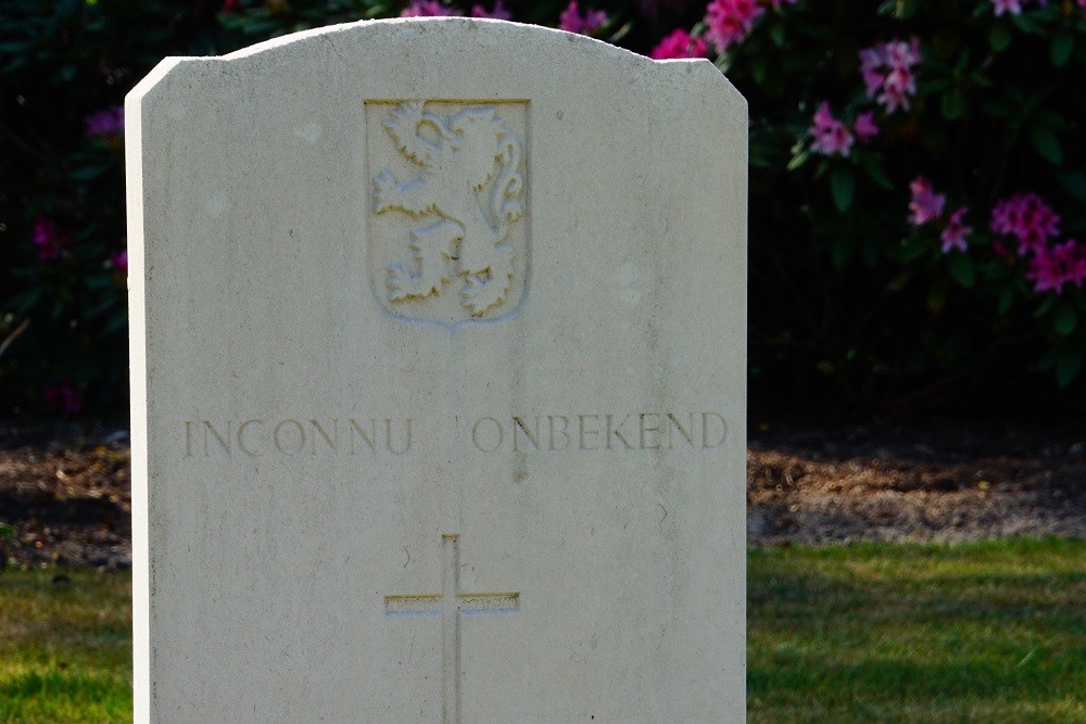 Belgische Oorlogsgraven Gemenebest Begraafplaats Bergen op Zoom #2