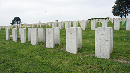 Franse Oorlogsbegraafplaats Rethel #2
