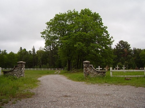 Oorlogsgraf van het Gemenebest Garden River Roman Catholic Cemetery