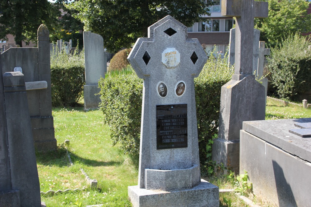 Belgian Graves Veterans Old Cemetery Torhout #3