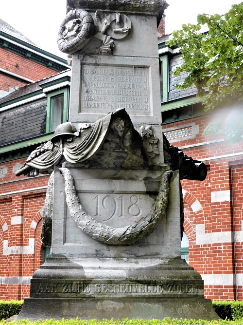 Oorlogsmonument Wevelgem #3