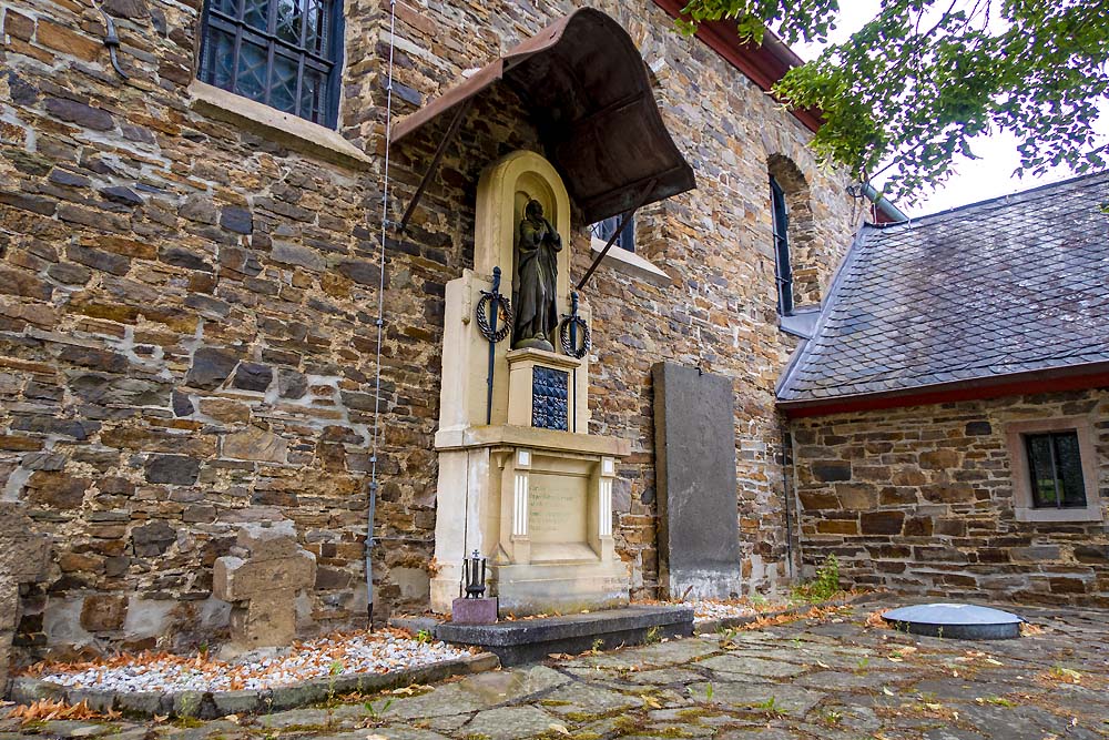 Monument Buitenmuur Kerk Kirchsahr #1