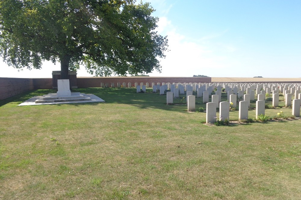 Commonwealth War Cemetery Bronfay Farm #2