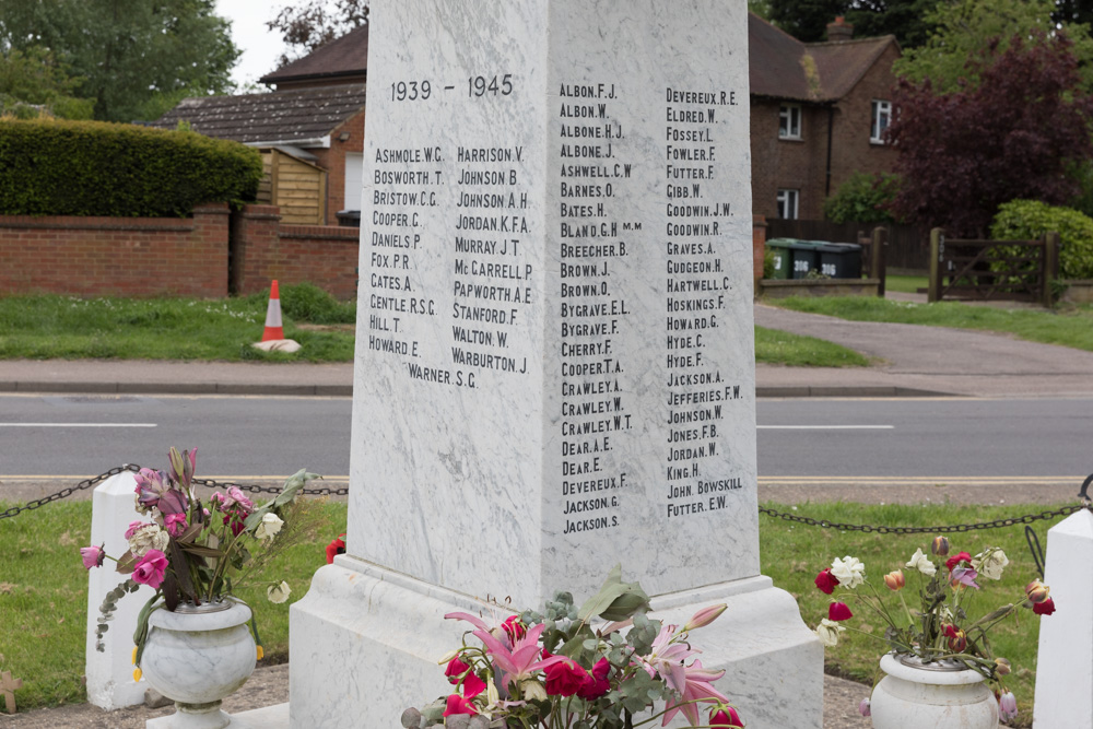 Oorlogsmonument Arlesey #3