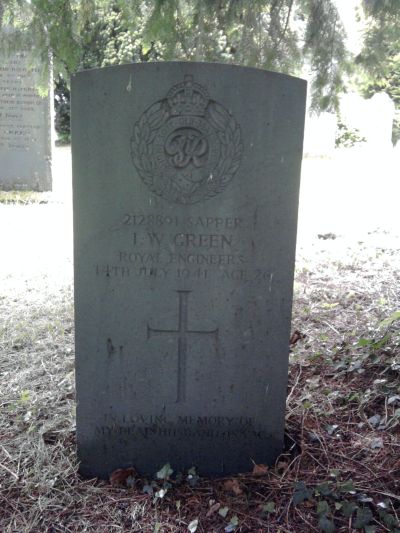 Commonwealth War Graves St. Kentigern Churchyard #1