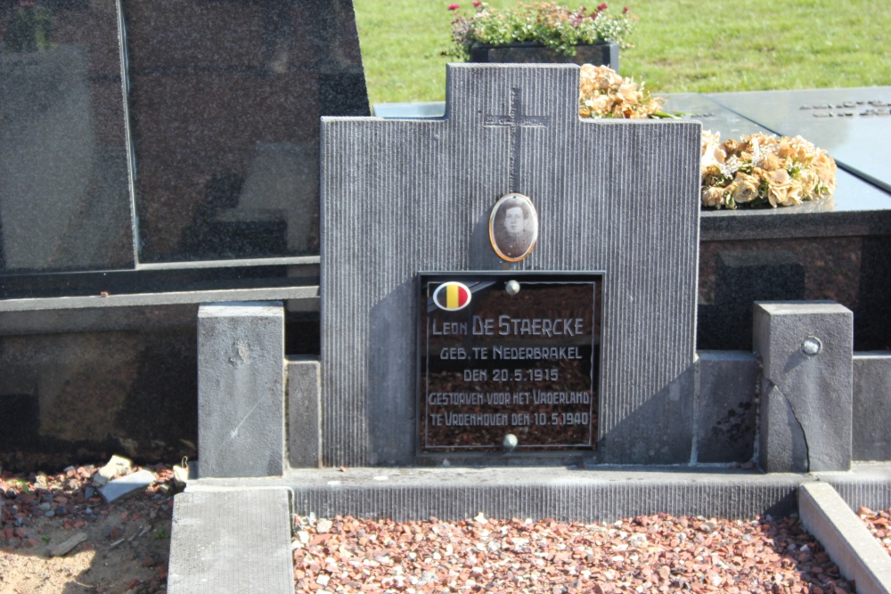 Belgian War Graves Nederbrakel #2