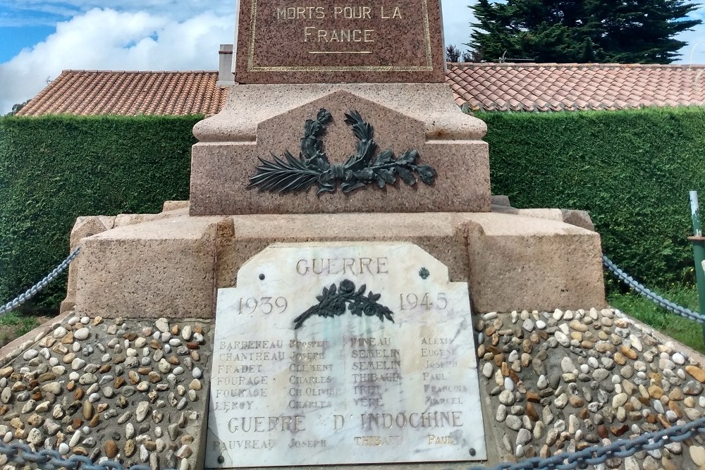 Monument To The Fallen De Barbâtre #2