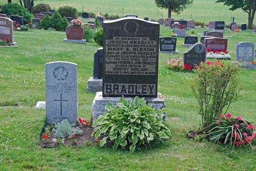 Commonwealth War Grave Emily Cemetery