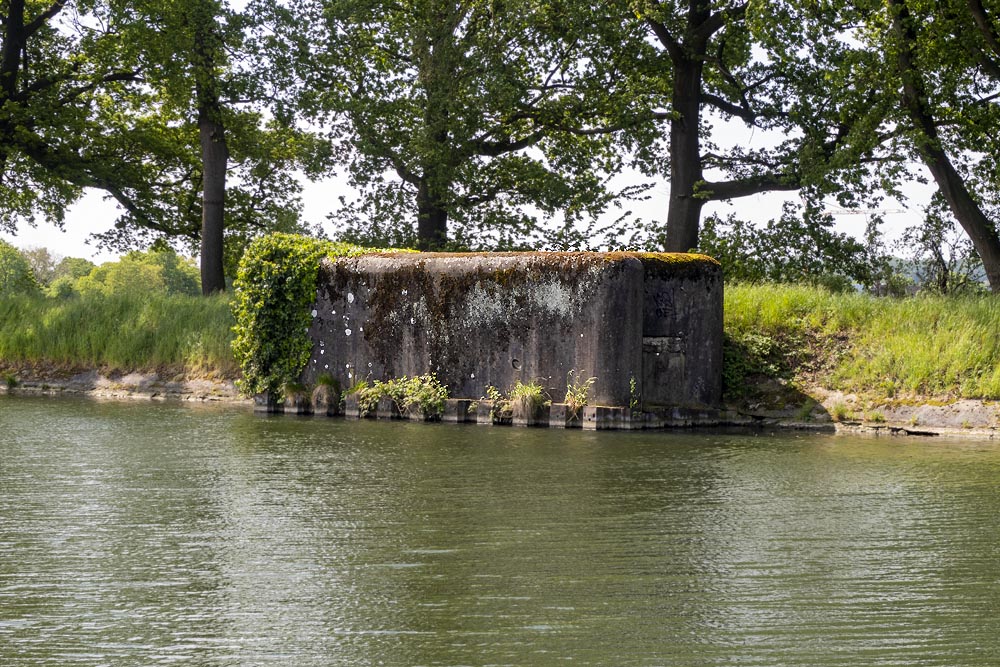 Bunker 30 Grensstelling Bocholt-Herentals Kanaal #1