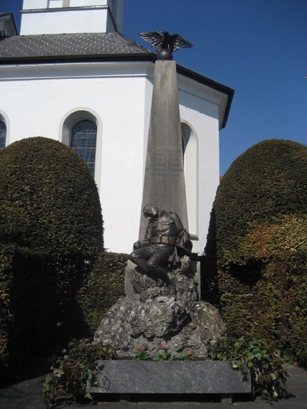 Monument Voor De Gevallenen In WO I En WO II Lingenau #3
