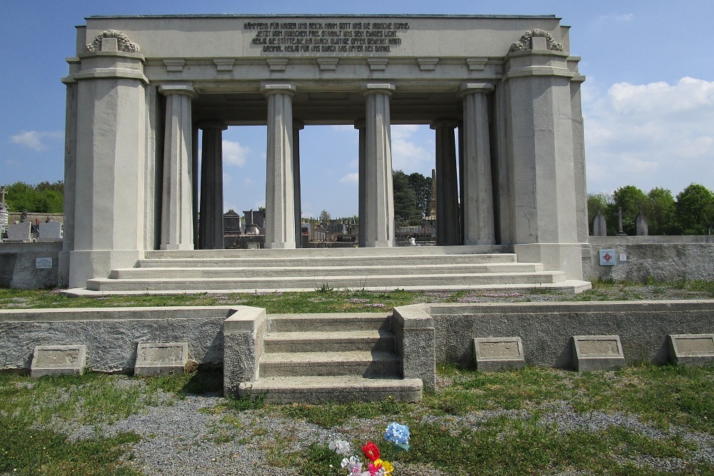 Duits oorlogsmonument Sedan #2