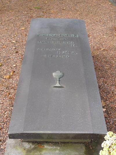 Dutch War Grave Schimmert #2