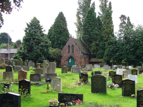 Oorlogsgraf van het Gemenebest St. Luke Churchyard