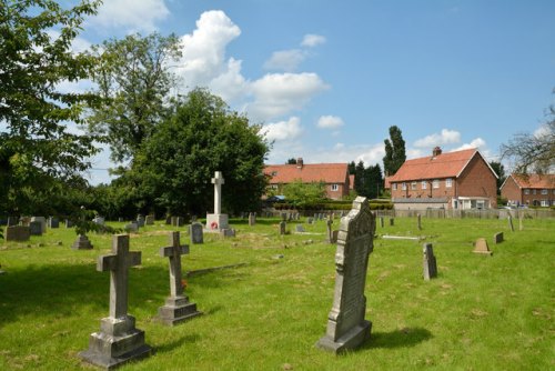 Oorlogsmonument Stillingfleet and Kelfield #1