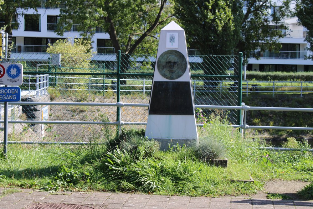 Monument Sasmeester Victor Kemp