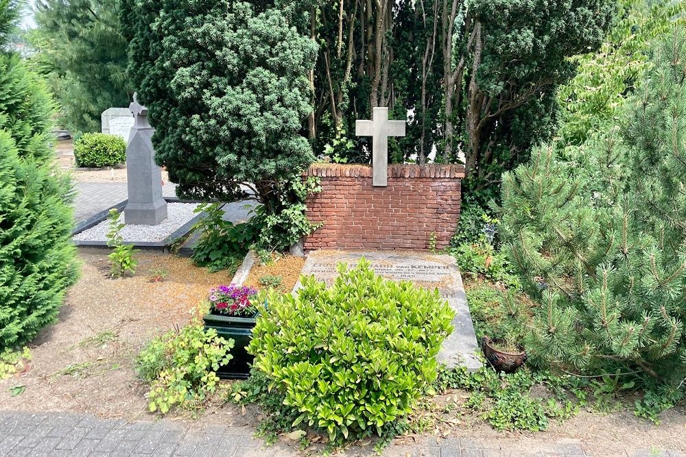 Dutch War Graves Roman Catholic Cemetery Baarn #5