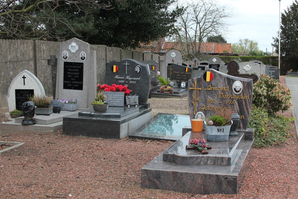 Belgian Graves Veterans Moerzeke Kastel #1