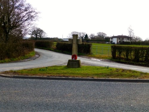 Oorlogsmonument Higher Walton #2