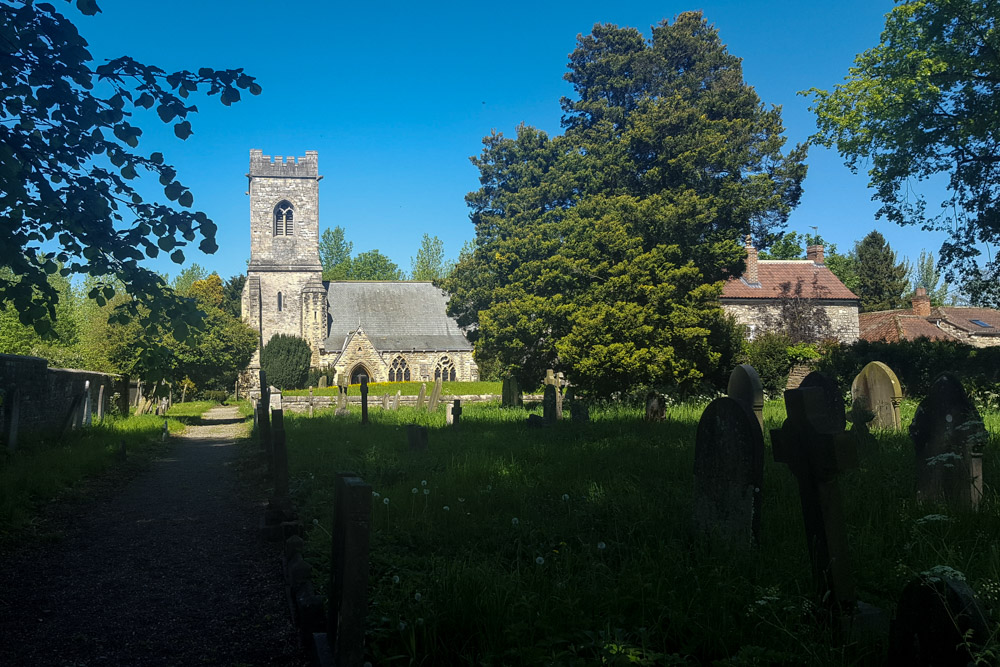 Commonwealth War Graves St. John the Baptist Churchyard #1