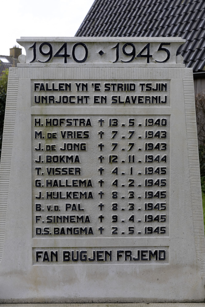 War Memorial Grouw #2