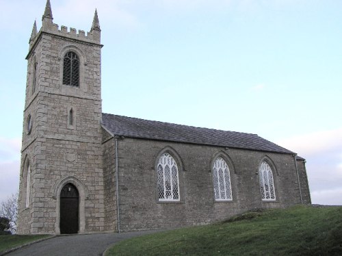 Oorlogsgraf van het Gemenebest Kildress Church of Ireland Churchyard #1