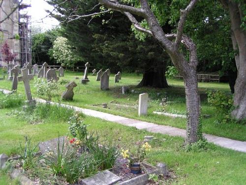 Oorlogsgraf van het Gemenebest St. John Churchyard