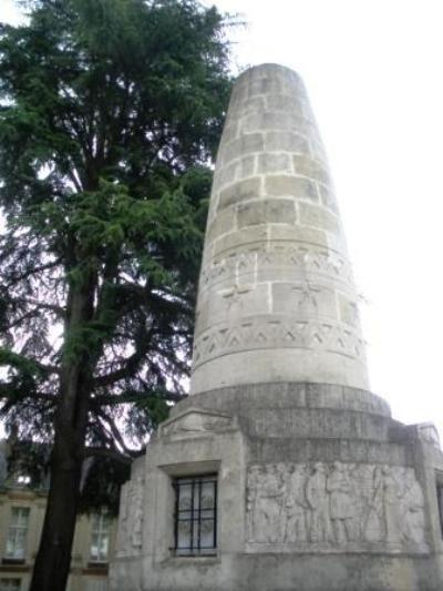 War Memorial Noyon #1