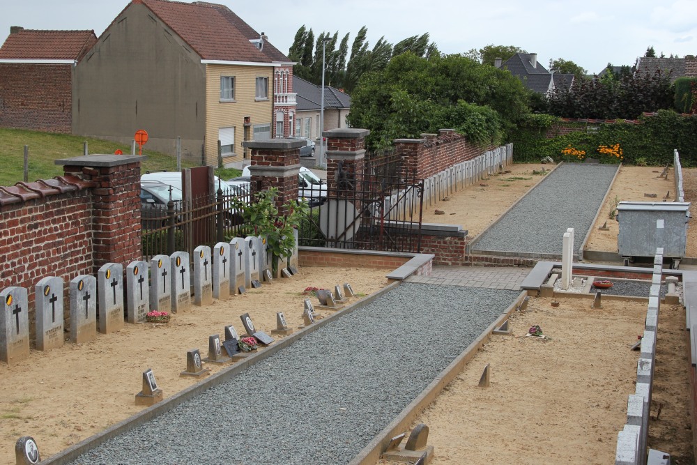 Commonwealth War Graves Mere