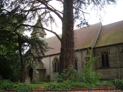 Commonwealth War Graves All Saints Churchyard