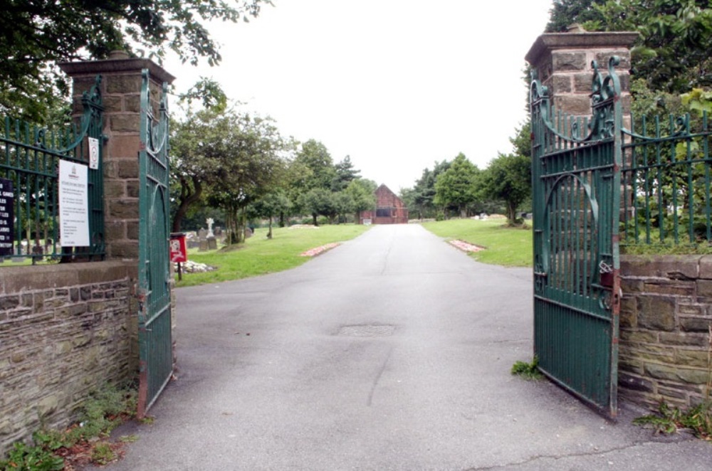Commonwealth War Graves Hoyland Nether Cemetery