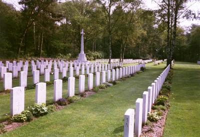 Commonwealth War Cemetery Munster Heath #2