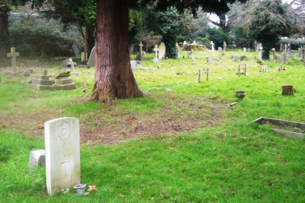 Commonwealth War Graves St. Peter Churchyard #1