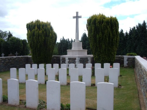 Commonwealth War Graves St. Vaast Extension