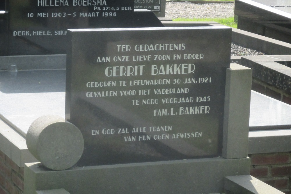 Nederlandse Oorlogsgraven Middelstum #1