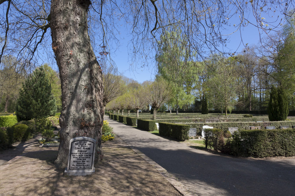 Dutch War Graves Neede General Cemetery #2