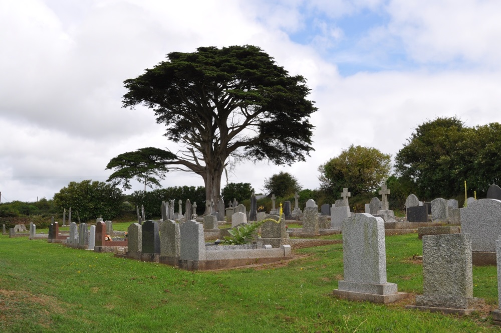 Oorlogsgraf van het Gemenebest St. Issey New Churchyard