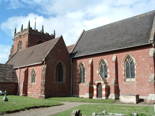 Oorlogsgraven van het Gemenebest St. Peter Churchyard